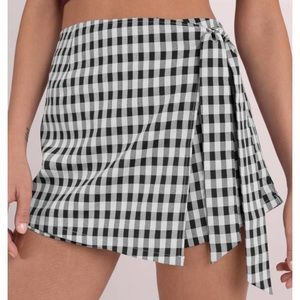 Black and White Plaid Tie Front Skort🥀